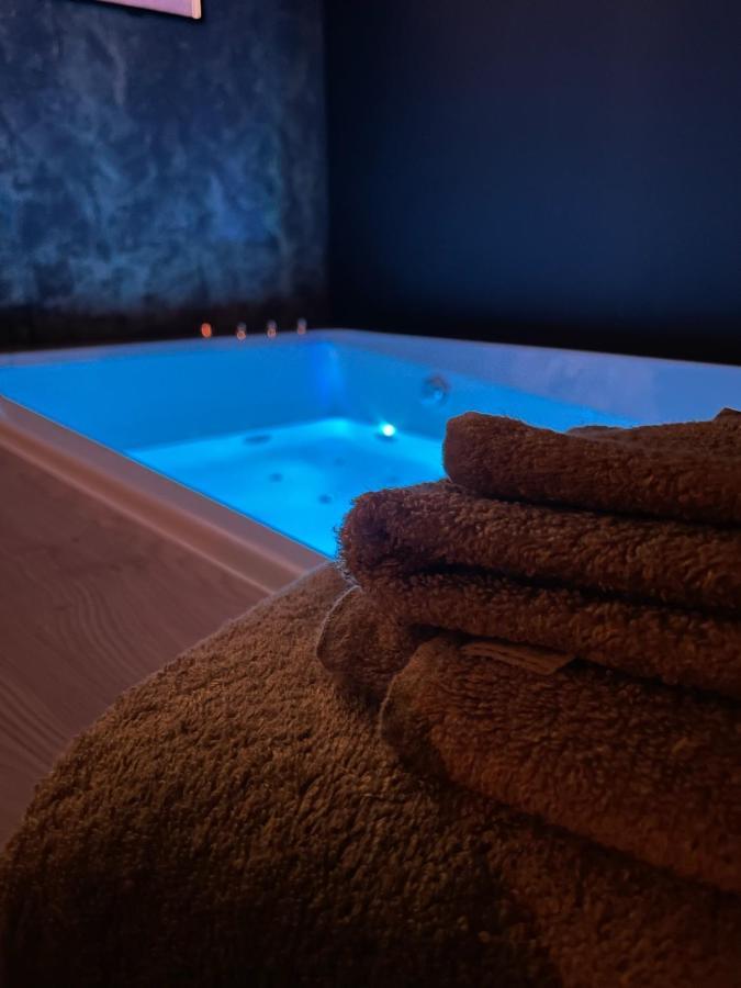 Queen Room Spa Bath