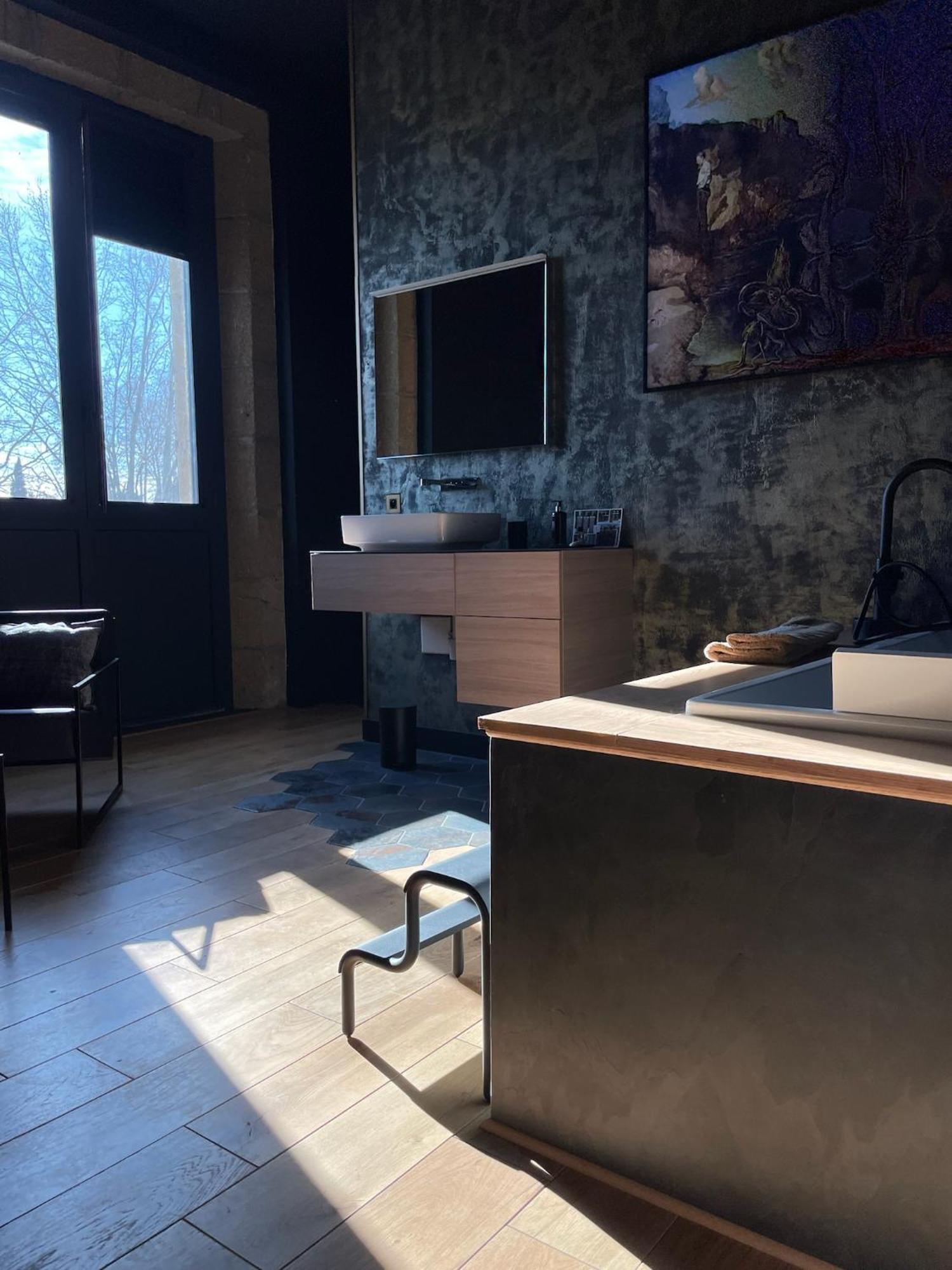 Queen Room Spa Bath